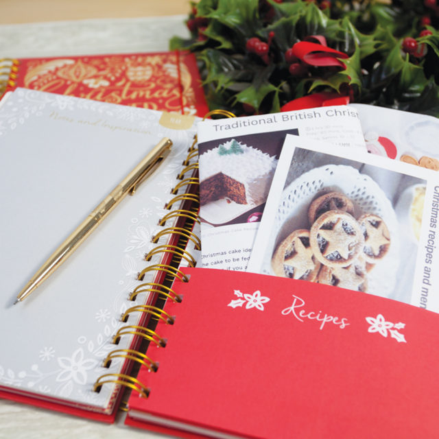 XORG1-christmas-organiser-baubles-gold-foil-pages-640x640